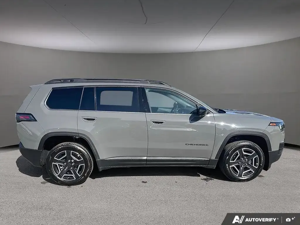 Jeep Cherokee 2026 photo 3