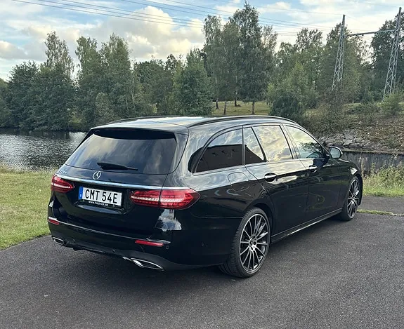 Mercedes-Benz E220 2022 photo 2