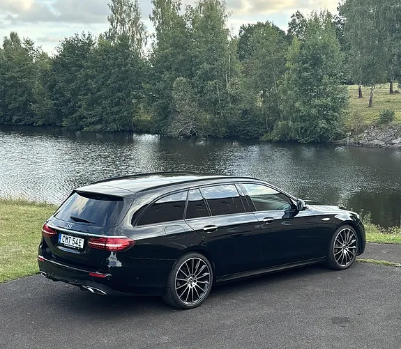 Mercedes-Benz E220 2022 photo 3
