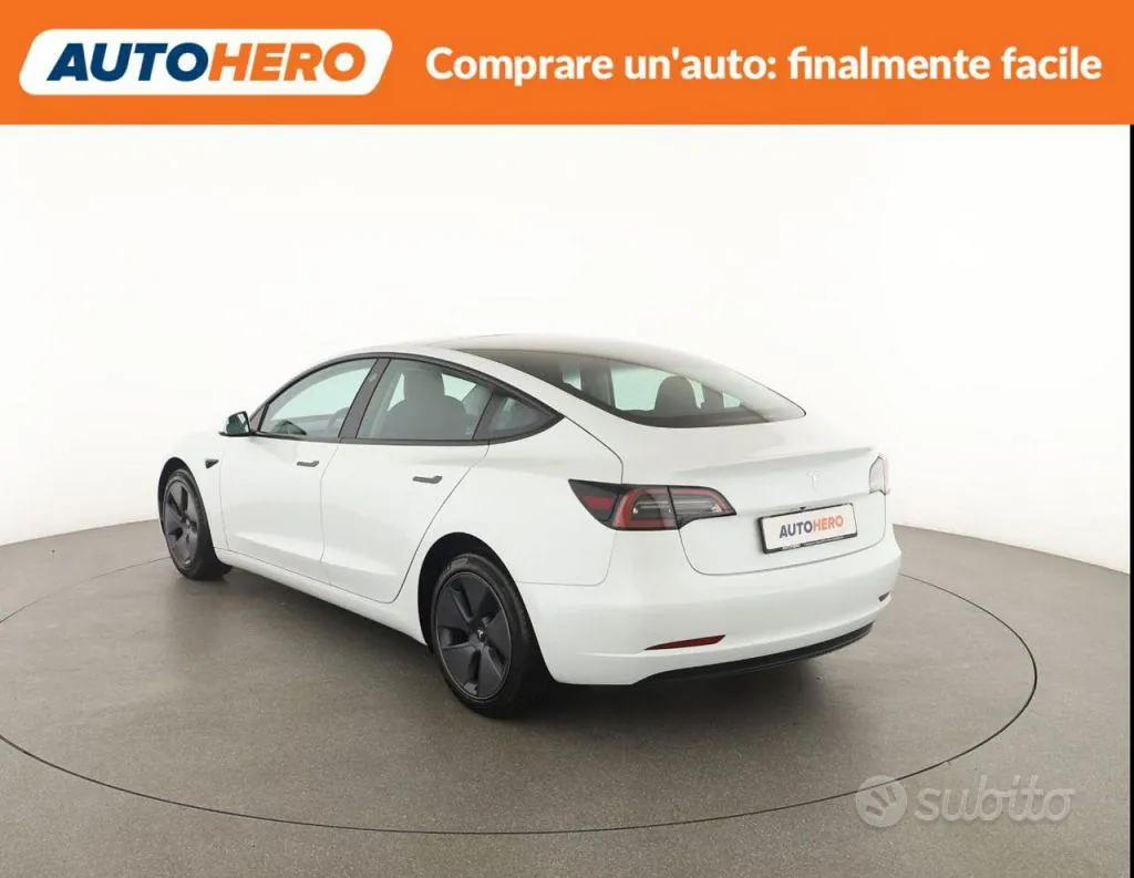Tesla Model 3 2023 photo 4