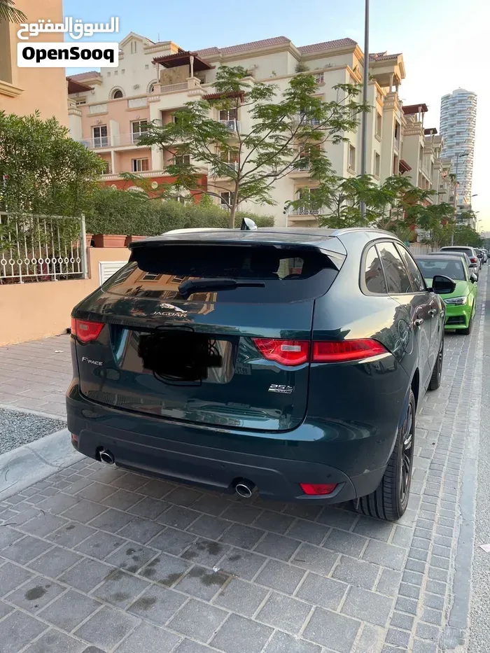 Jaguar F-Pace 2018 photo 2
