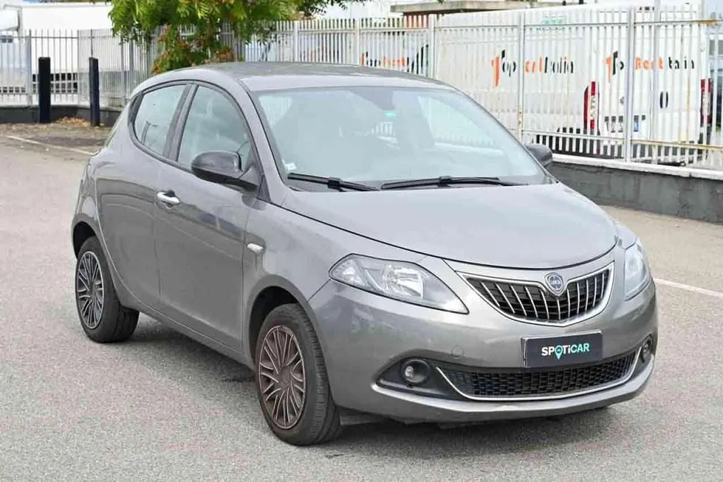 Lancia Ypsilon 2023 photo 2