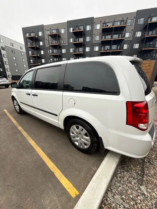 Dodge Grand Caravan 2014 photo 2