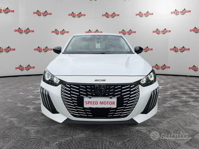Peugeot 208 2025 photo 2