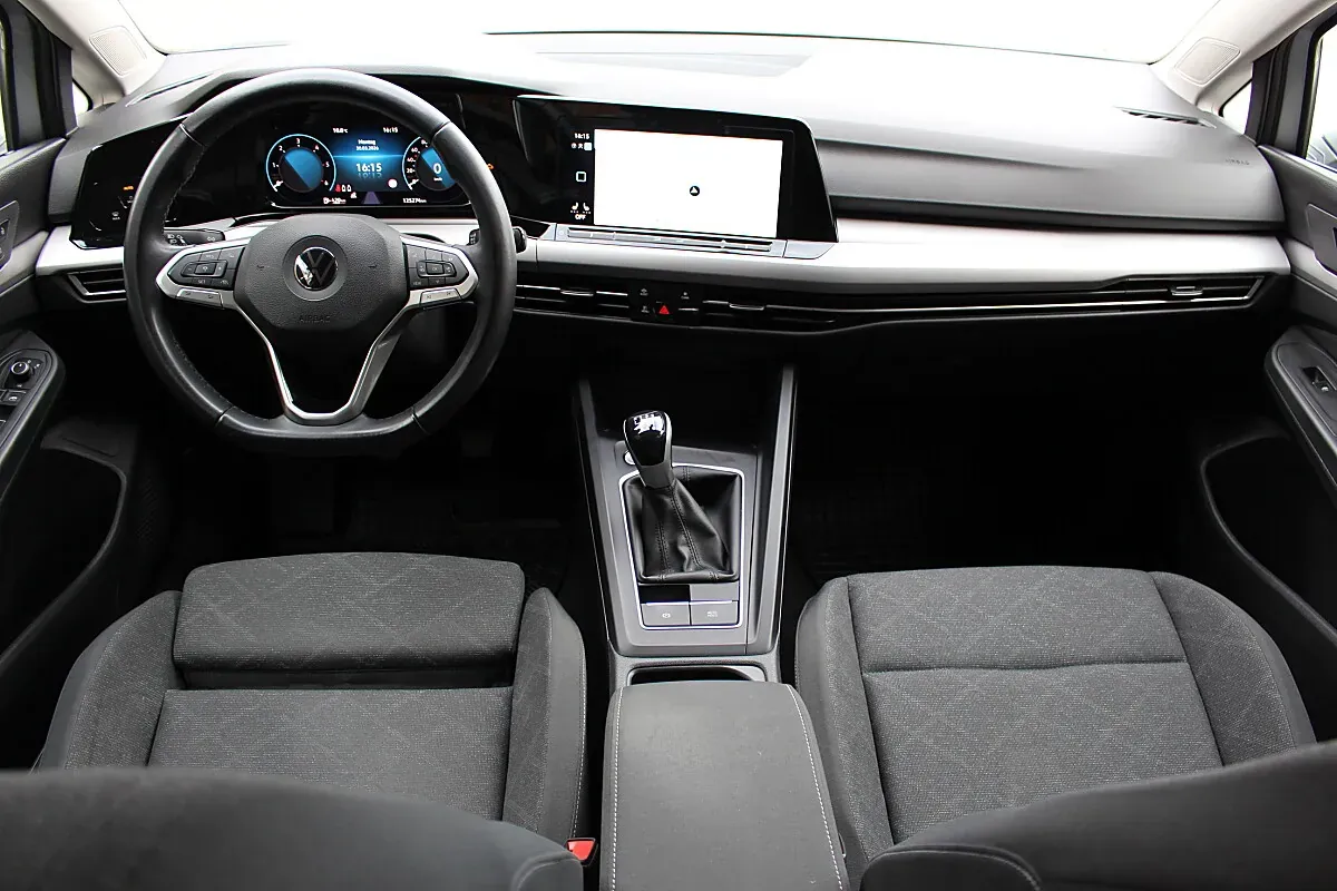 Volkswagen Golf 2022 photo 2