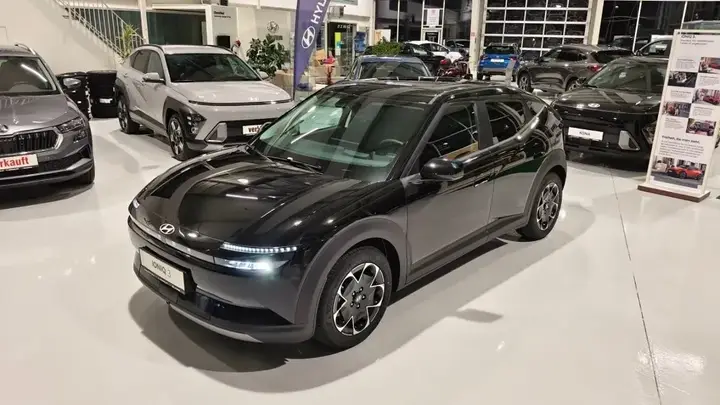 Hyundai Ioniq 3 photo 2