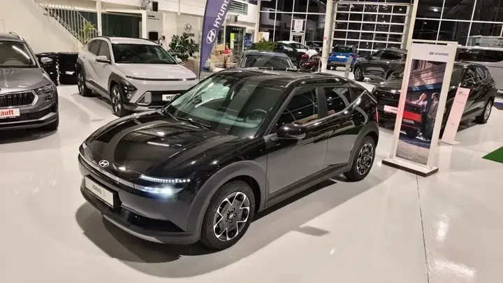 Hyundai Ioniq 3 photo 3