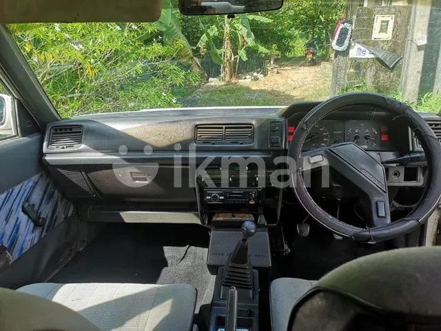Toyota Corona 1984 photo 4