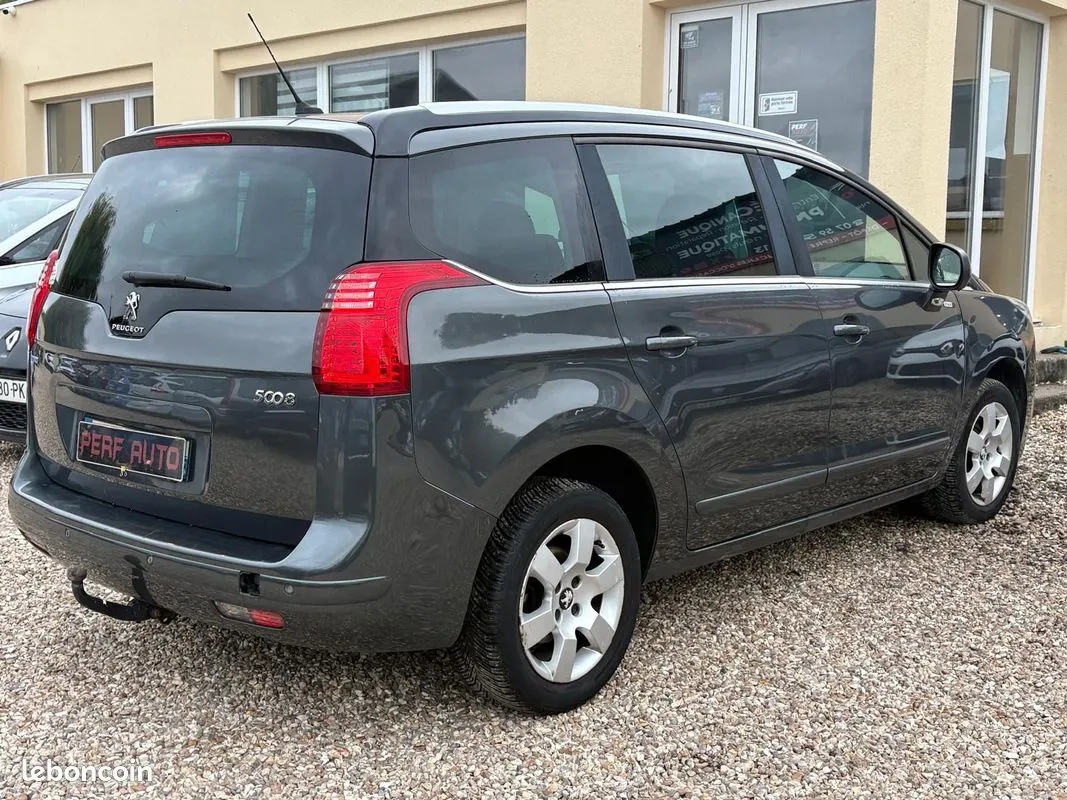 Peugeot 5008 2015 photo 4