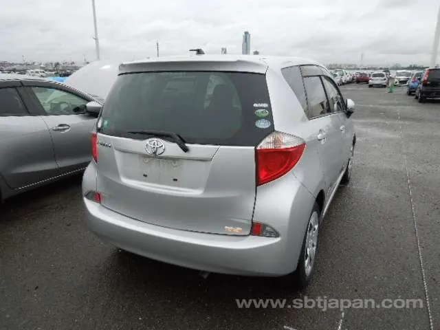 Toyota Ractis 2014 photo 4