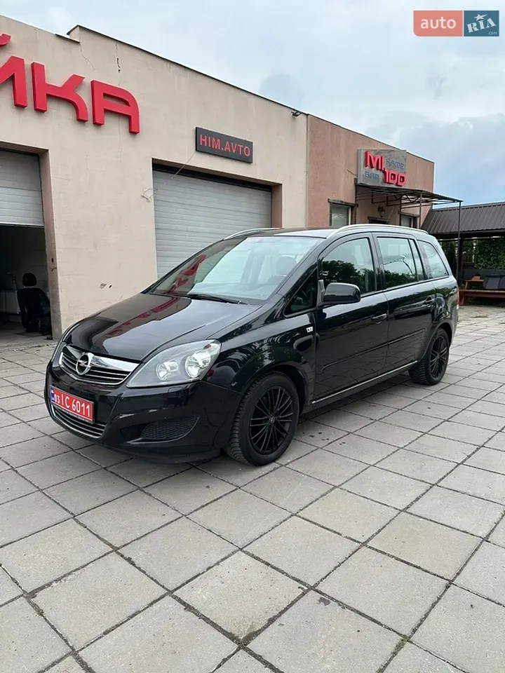Opel Zafira 2012 photo 2