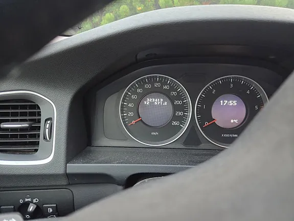 Volvo V60 2011 photo 2