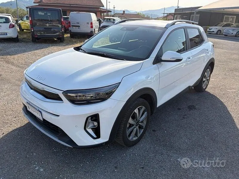 Kia Stonic 2023 photo 3