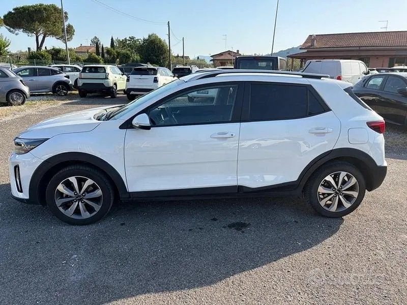 Kia Stonic 2023 photo 4