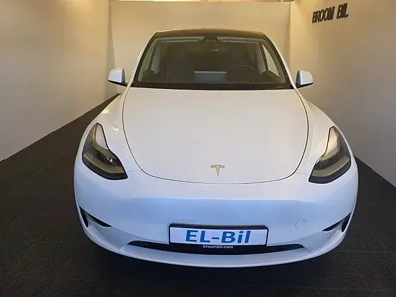 Tesla Model Y 2023 photo 4