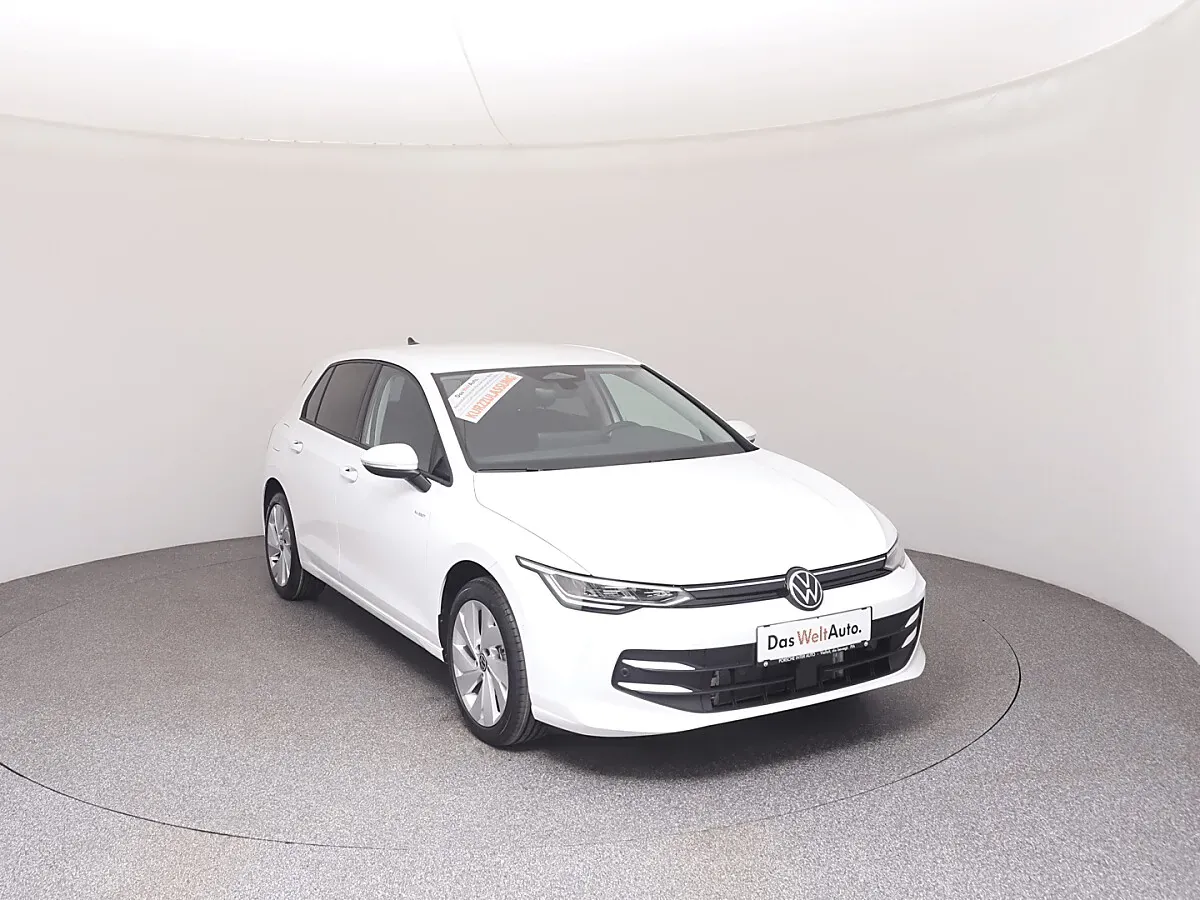 Volkswagen Golf 2026 photo 2