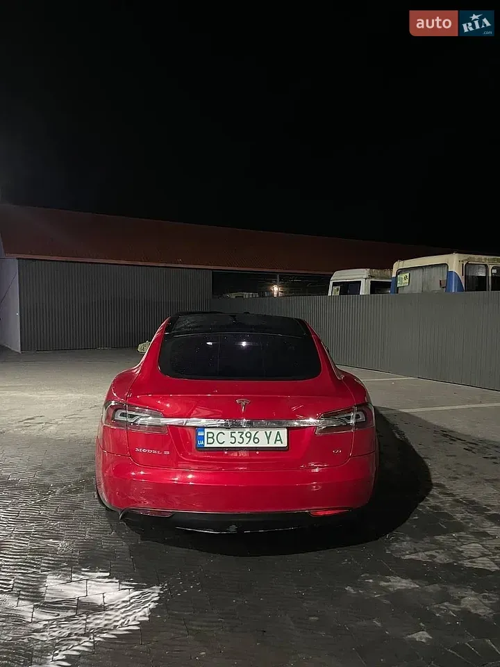 Tesla Model S 2013 photo 2