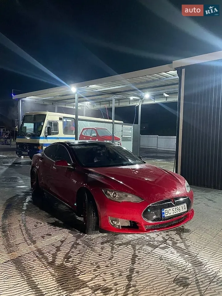 Tesla Model S 2013 photo 4