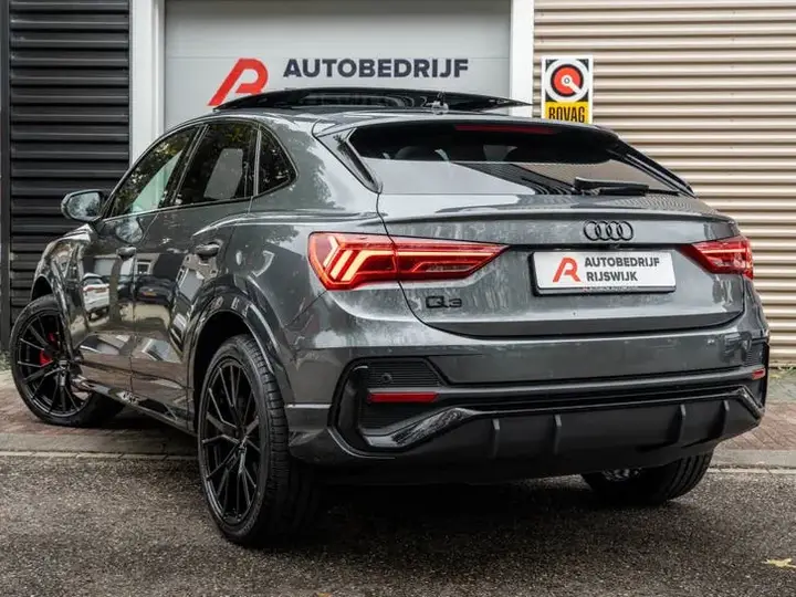 Audi Q3 2023 photo 3