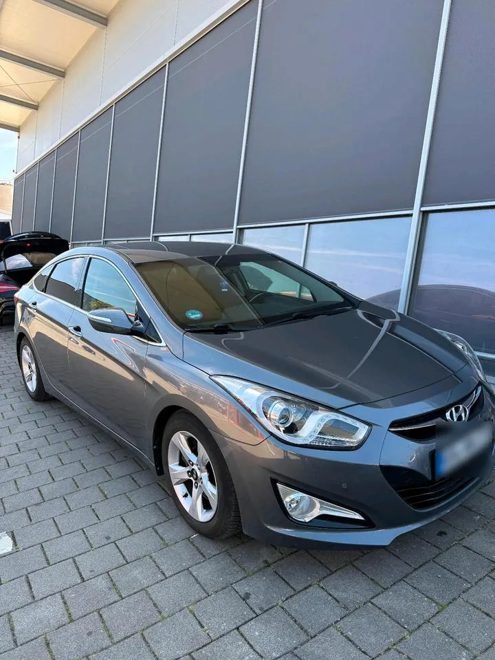 Hyundai I40