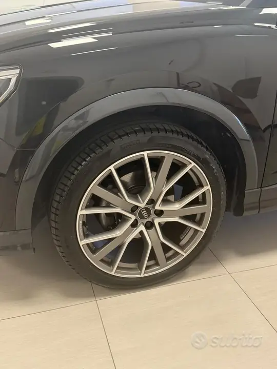 Audi Q3 2023 photo 2