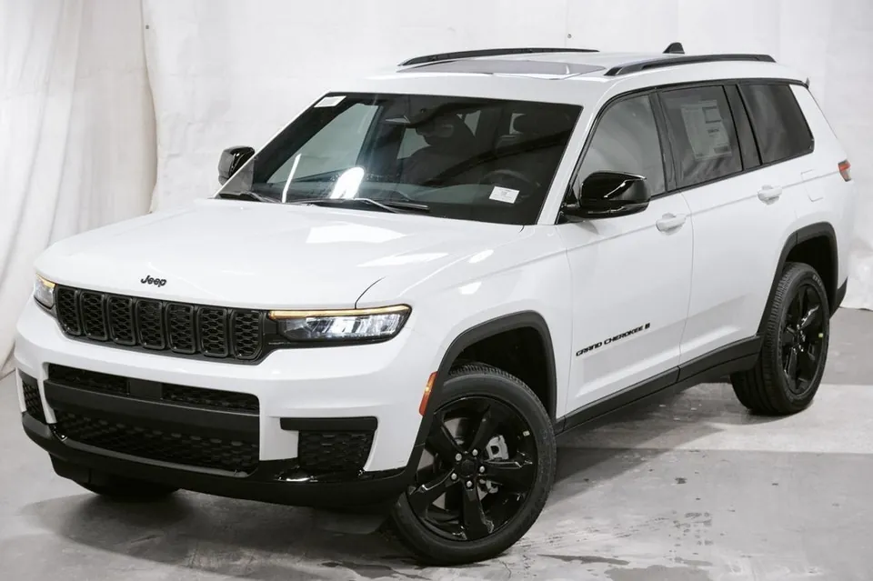 Jeep Grand Cherokee L 2025 photo 2