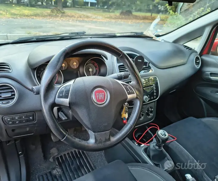 Fiat Punto 2015 photo 2