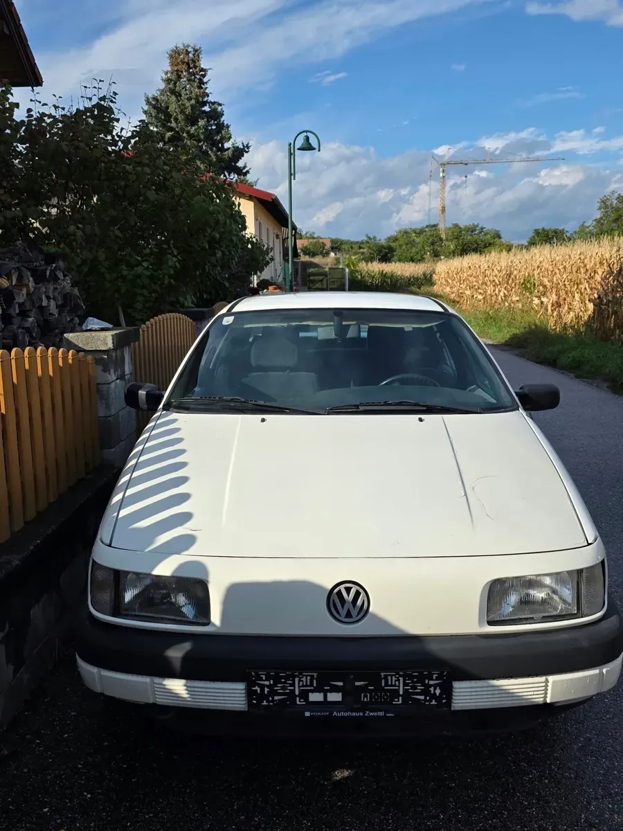 Volkswagen Passat 1991 photo 2