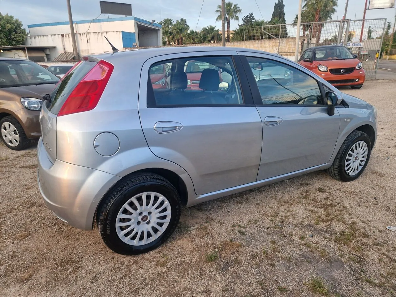Fiat Grande Punto 2009 photo 4