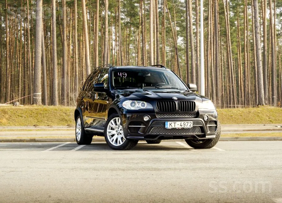 BMW X5 2010 photo 2