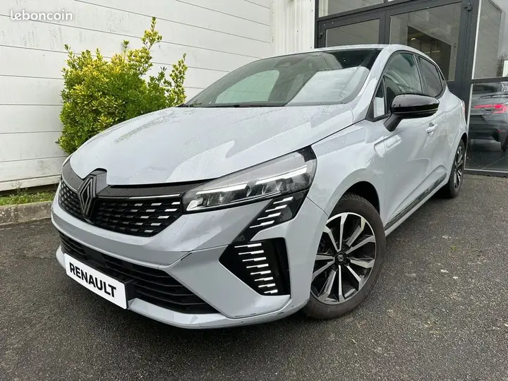 Renault Clio 2024 photo 2