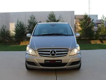 Mercedes-Benz Viano 2012 photo 2