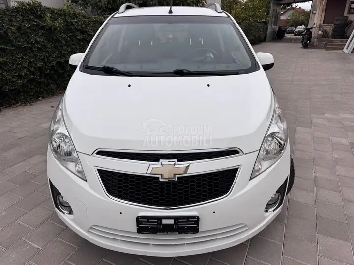 Chevrolet Spark 2011 photo 2