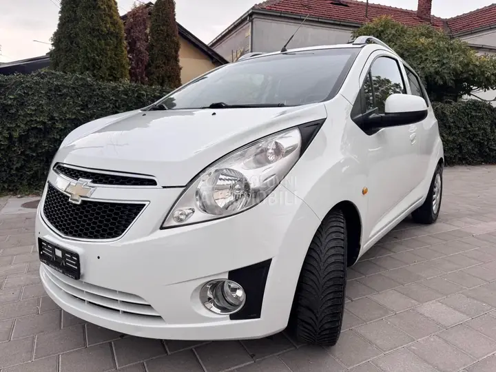 Chevrolet Spark 2011 photo 3