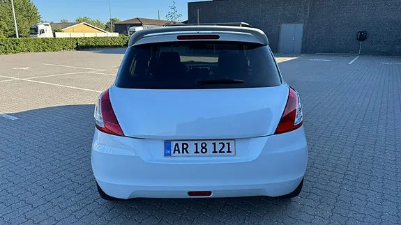 Suzuki Swift 2014 photo 3