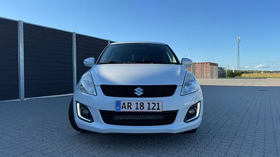 Suzuki Swift 2014 photo 2