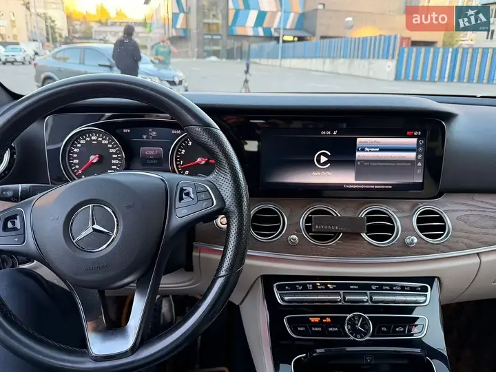 Mercedes-Benz E-Class 2016 photo 3