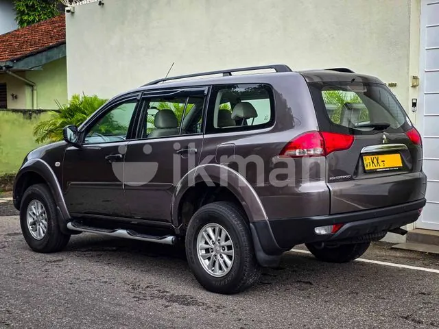 Mitsubishi Montero 2014 photo 2