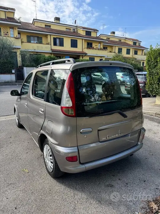 Toyota Yaris Verso 2004 photo 5