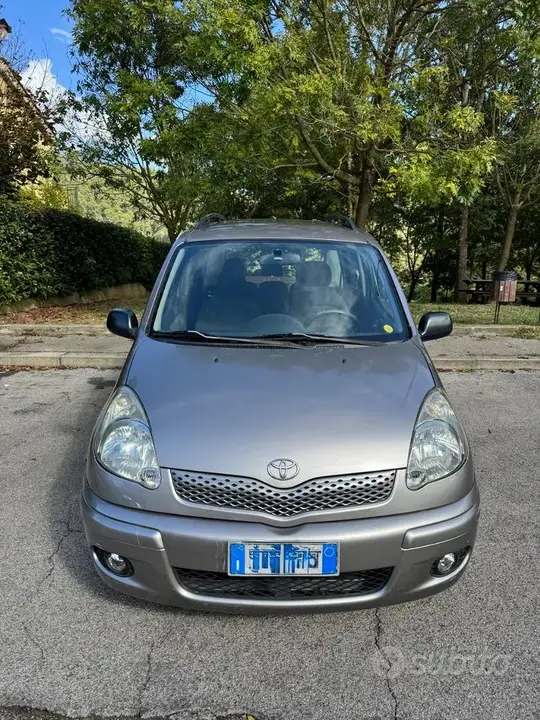 Toyota Yaris Verso