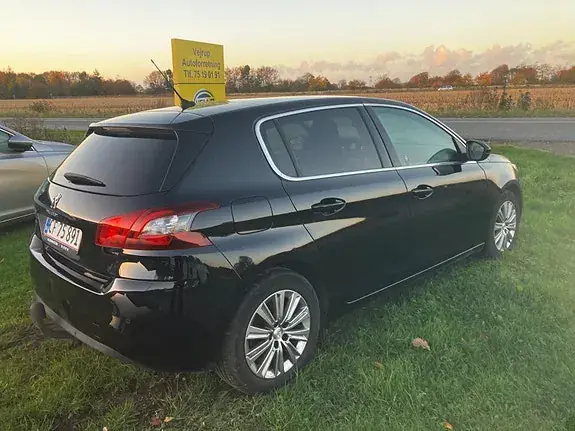 Peugeot 308 2019 photo 2