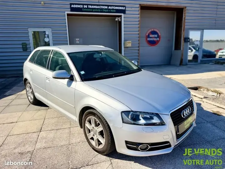 Audi A3 2010 photo 2