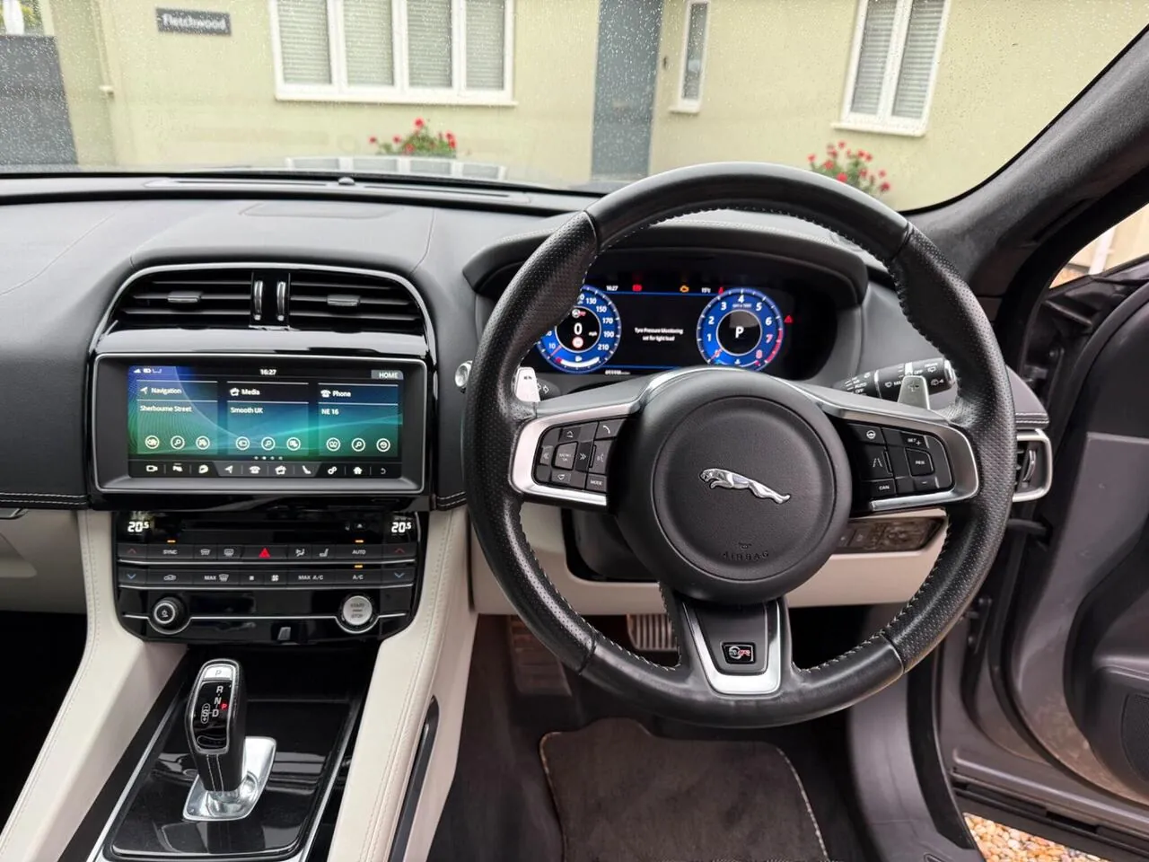 Jaguar F-Pace 2019 photo 4