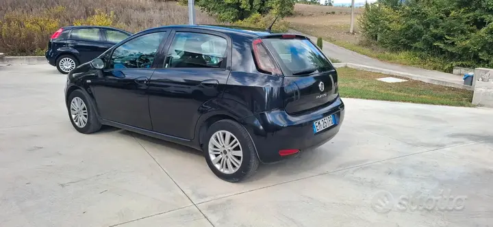 Fiat Punto 2012 photo 2
