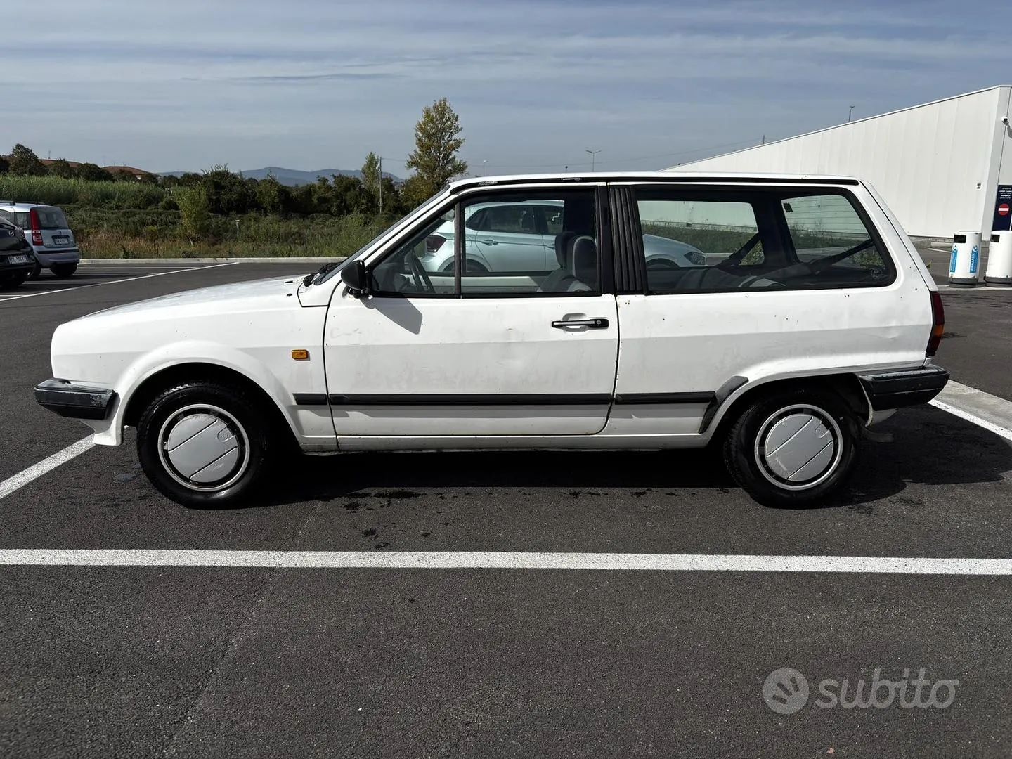 Volkswagen Polo 1988 photo 3