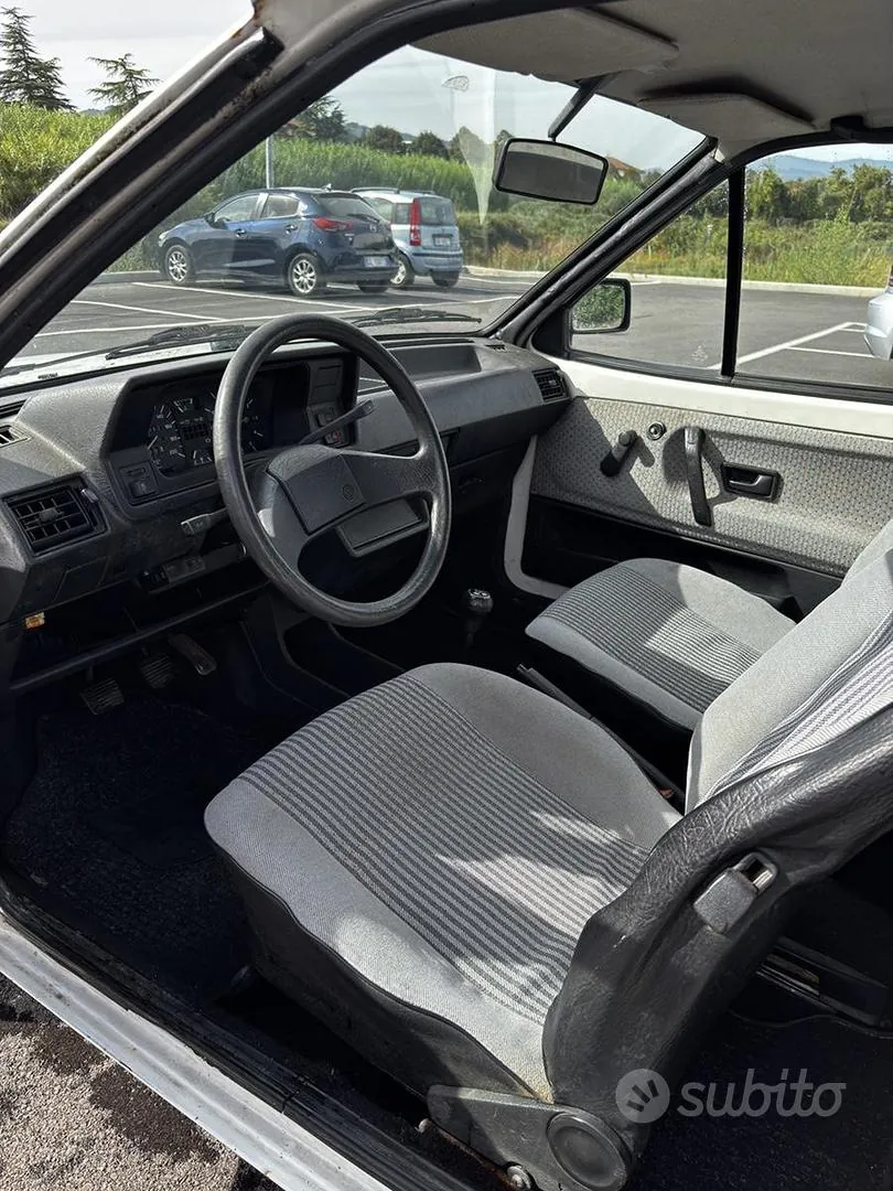 Volkswagen Polo 1988 photo 4