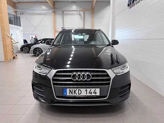 Audi Q3 2016 photo 2