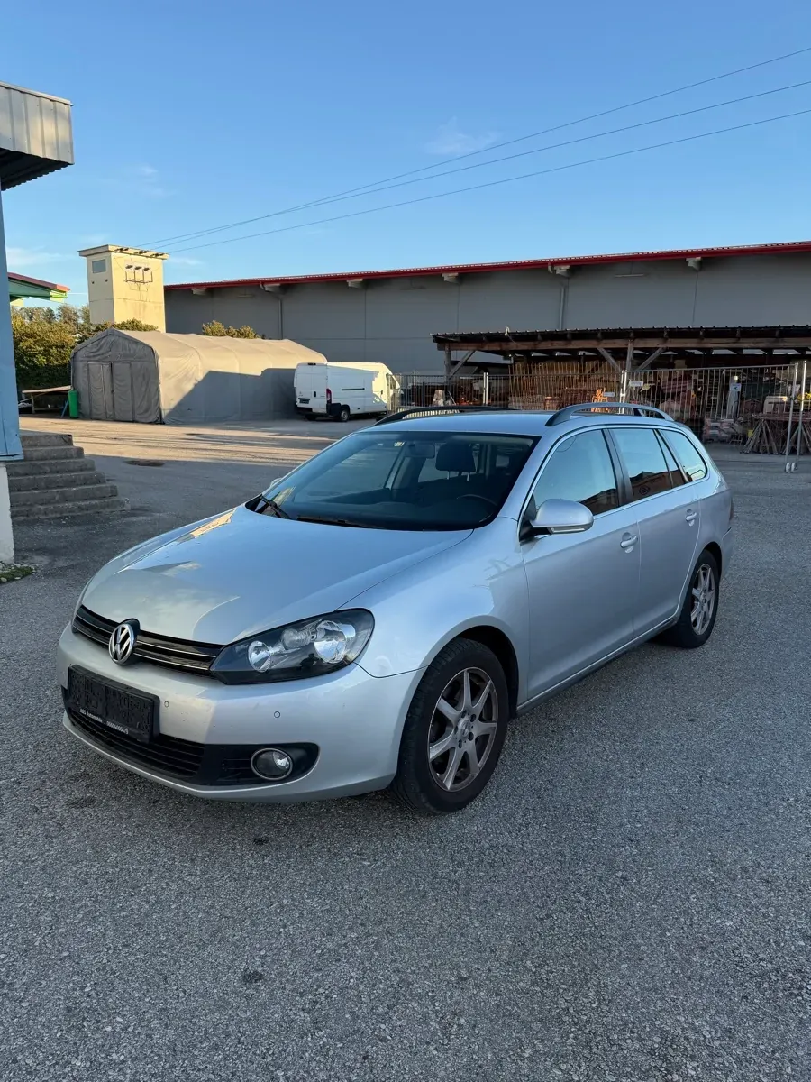 Volkswagen Golf 2010 photo 3