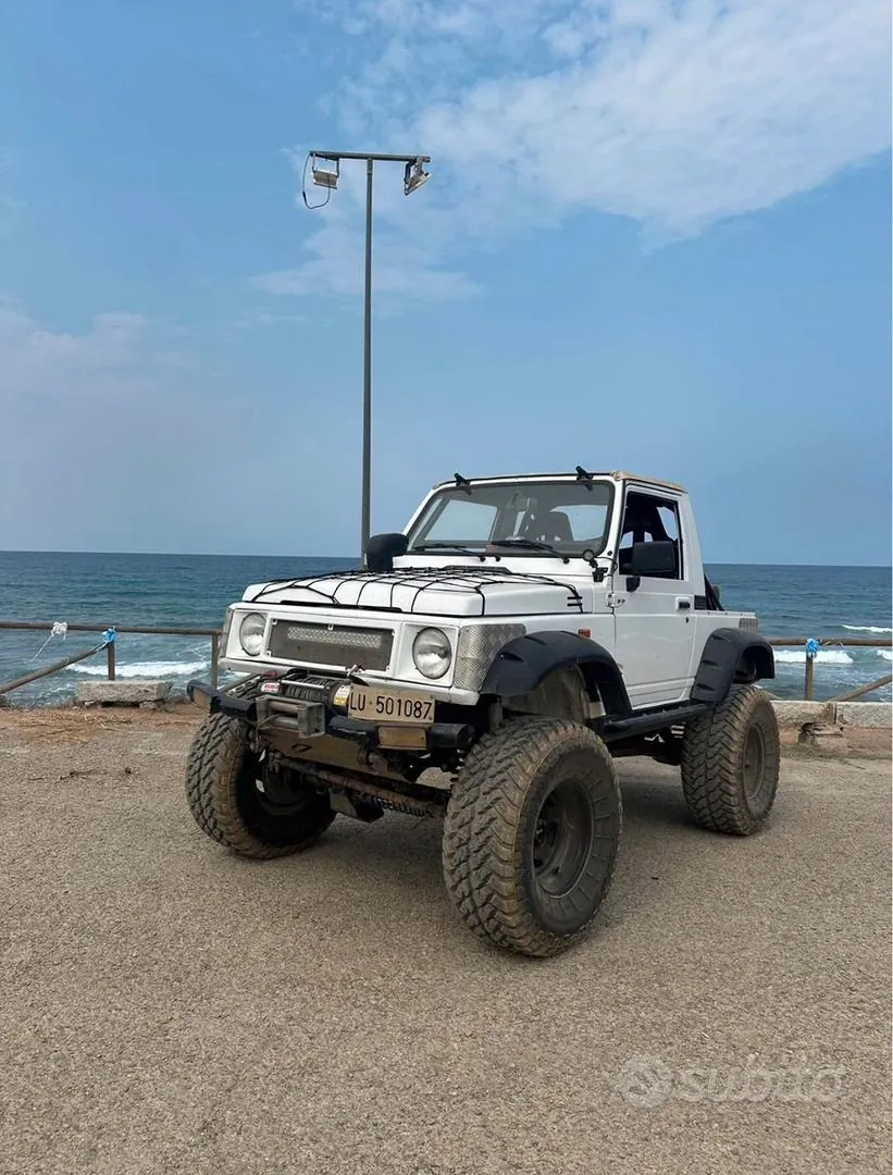 Suzuki Samurai