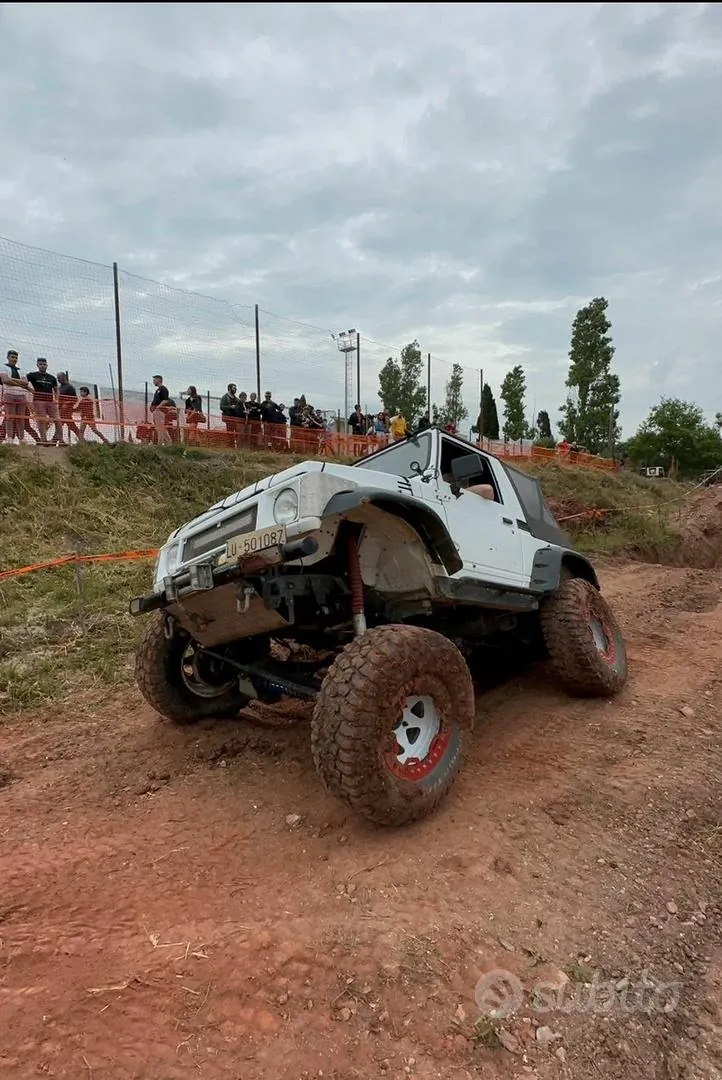 Suzuki Samurai 1990 photo 2